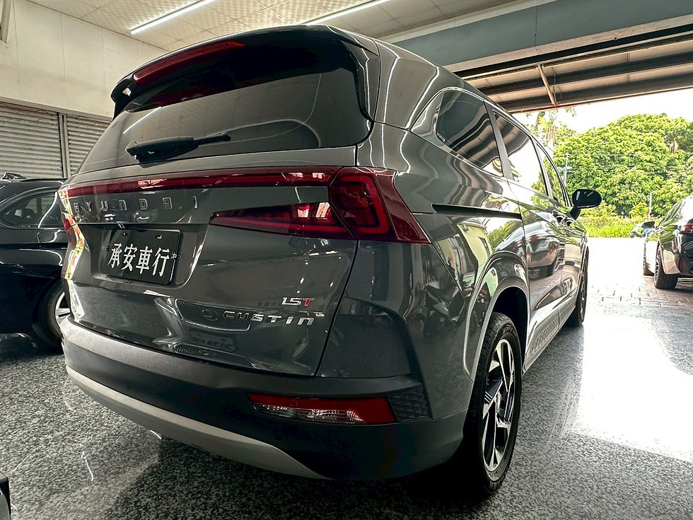 縮圖：2022年 Hyunai Custin 七人座MPV
