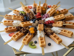 Minipinchos de waffles