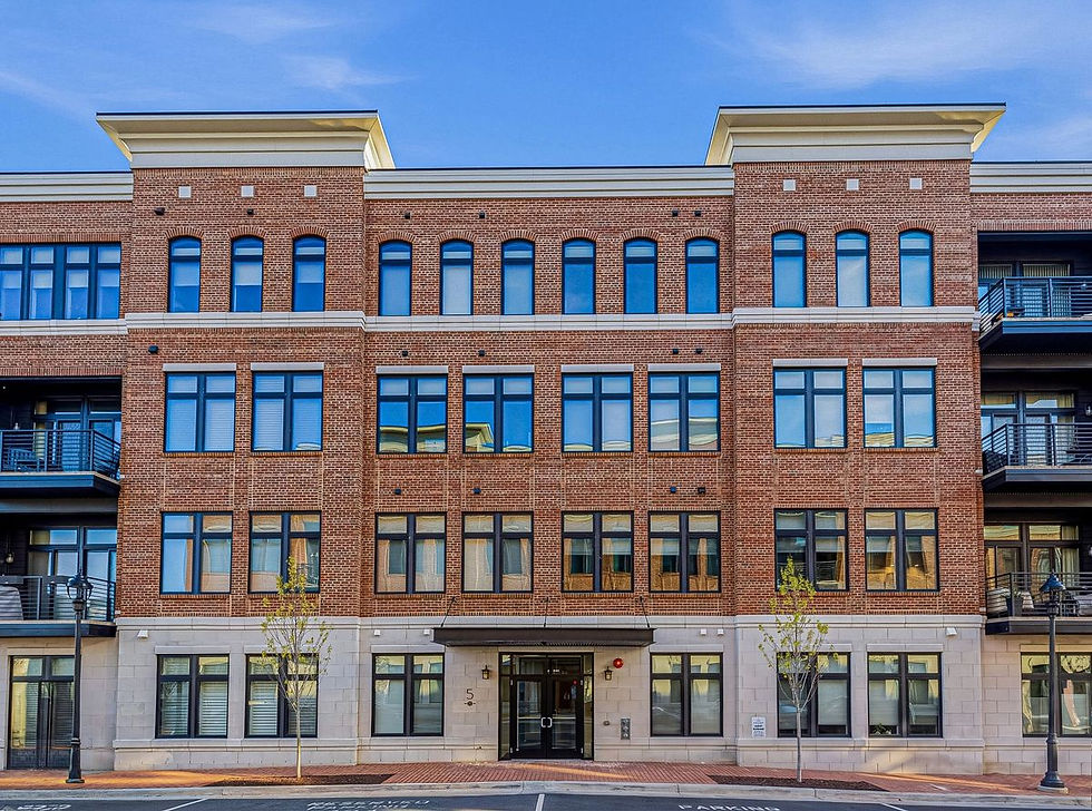 Refined, Low-Maintenance Living in Downtown Leesburg