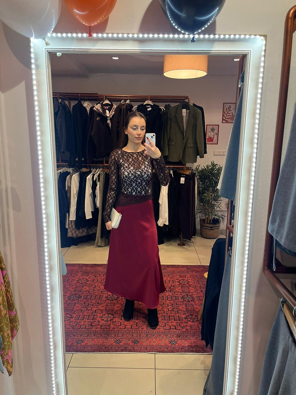 Küçük resim: Uzun Kollu Transparan Dantel Bluz