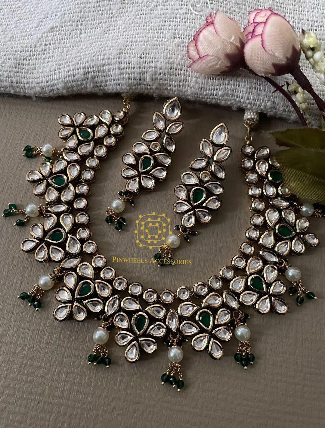 FLOWERY DABBI KUNDAN NECKLACE