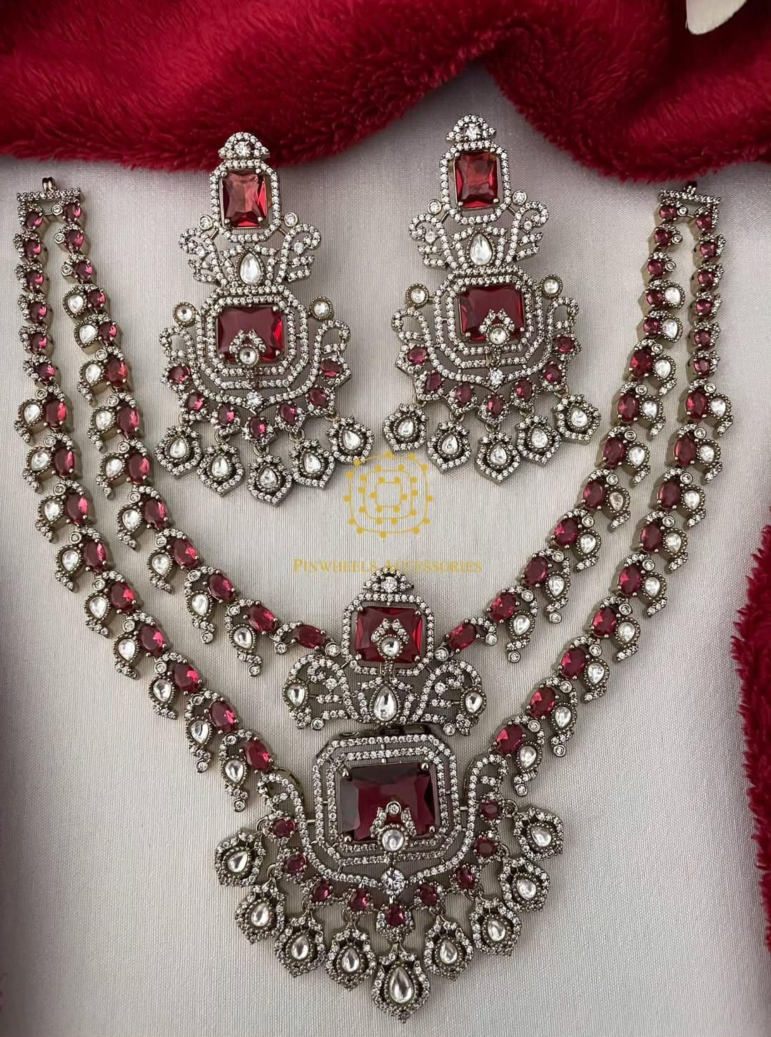 DOUBLE LAYER COLOURED STONE VICTORIAN NECKLACE 