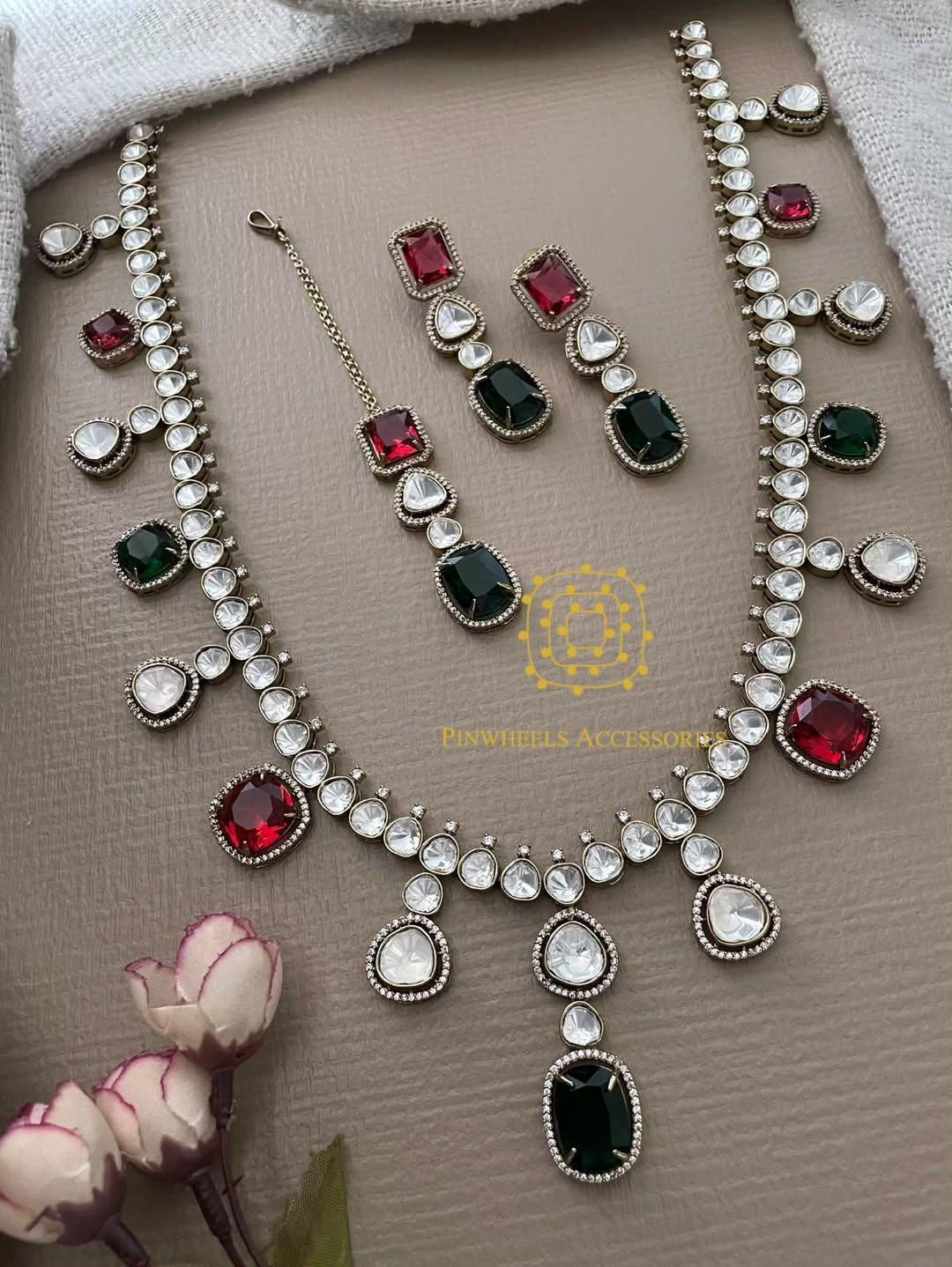 LONG VICTORIAN MOISSANITE NECKLACE