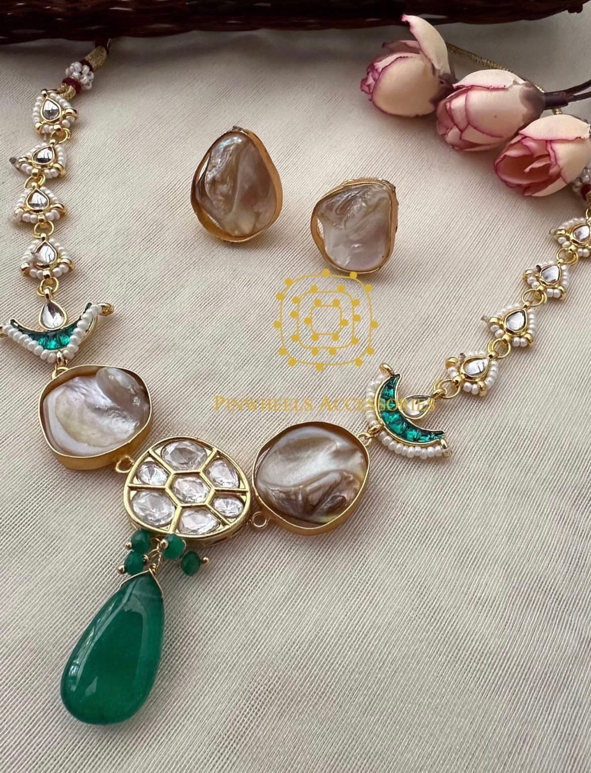 MOP KUNDAN DAINTY NECKLACE