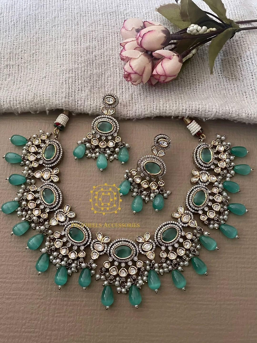 Thumbnail: VICTORIAN KUNDAN NECKLACE 