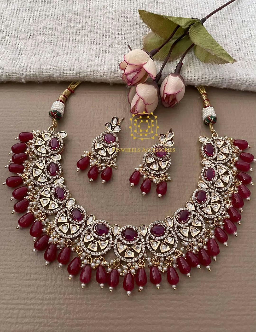 Thumbnail: KUNDAN NECKLACE 