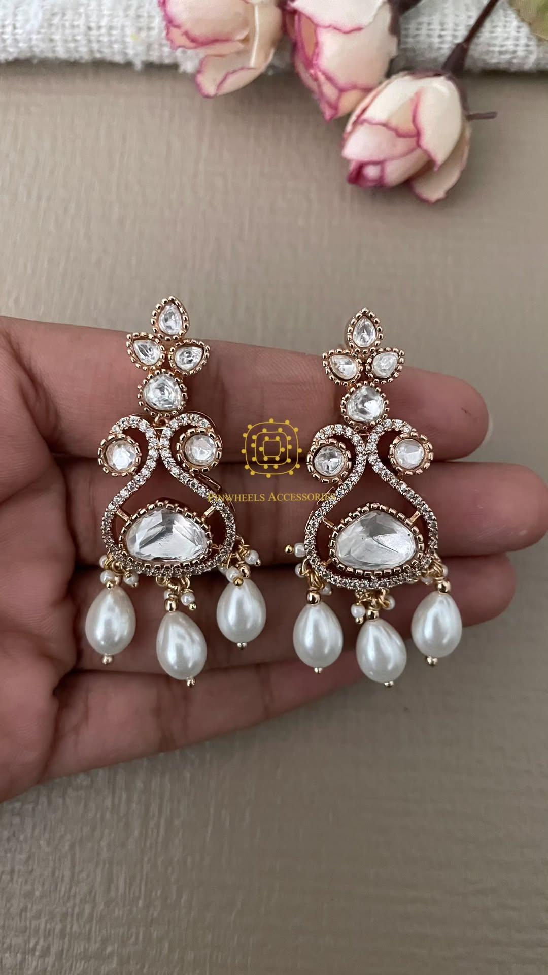 GOLD POLISH MOISSANITE EARRINGS