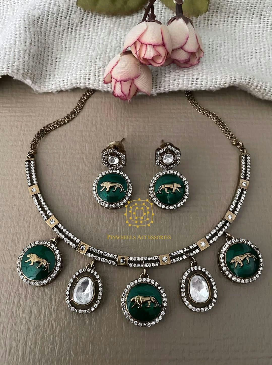 DIAMONDY POLKI LION HASLI