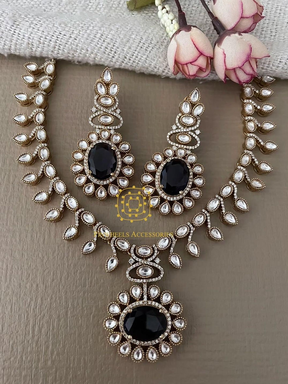 Thumbnail: DOUBLET COLOURED STONE NECKLACE 