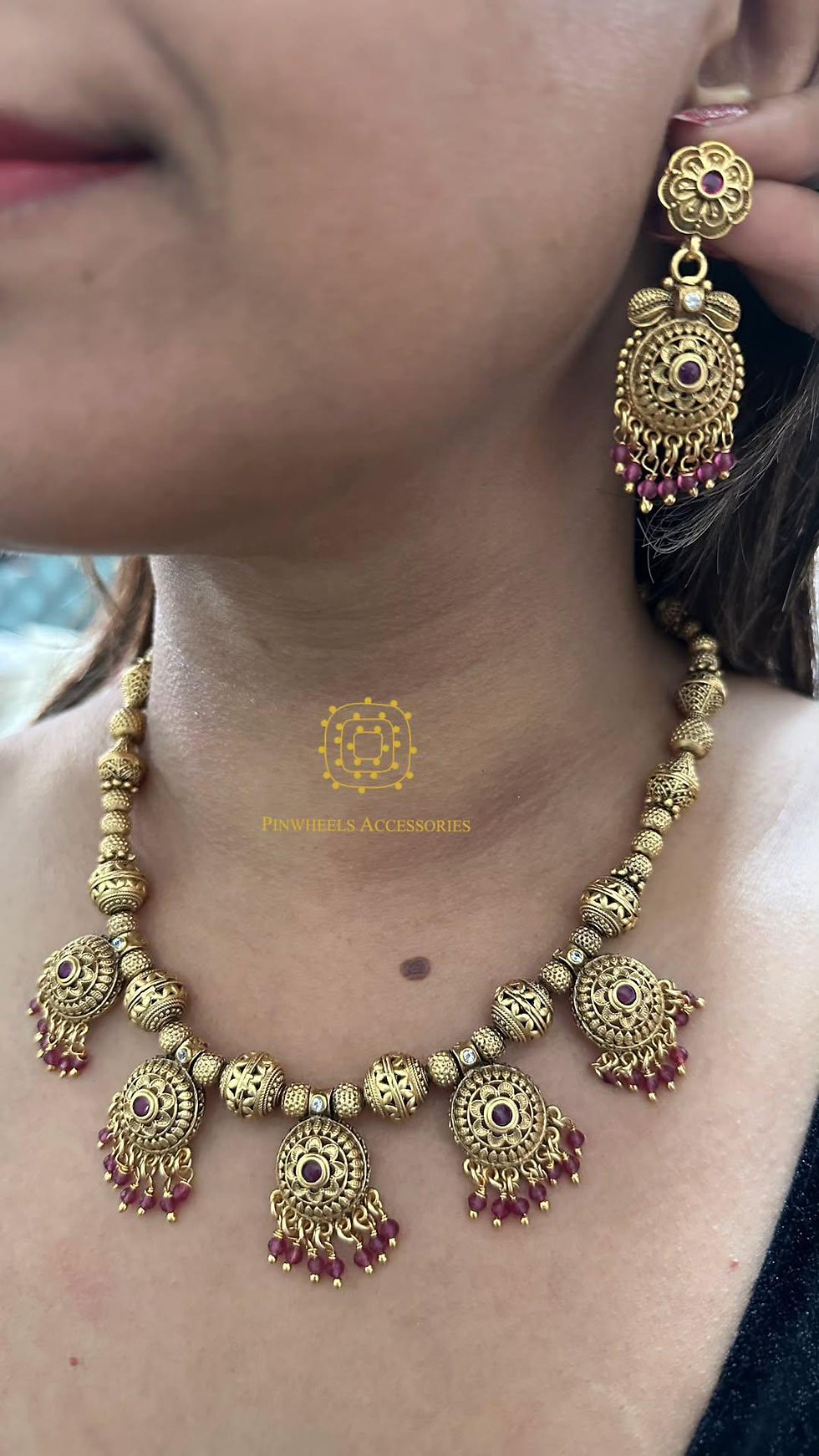 Thumbnail: ANTIQUE POLISH NECKLACE 