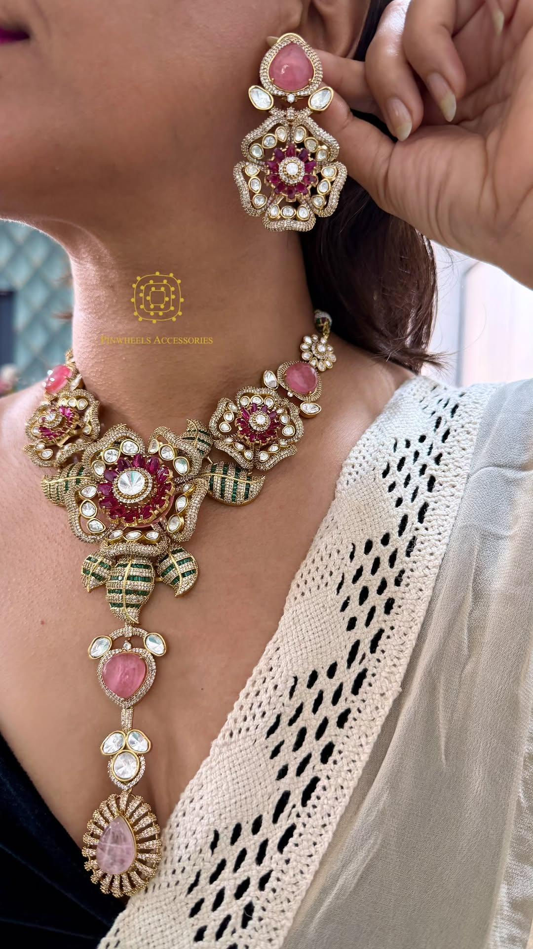 DIAMONDY FLOWERY COLOURED STONE HASLI 