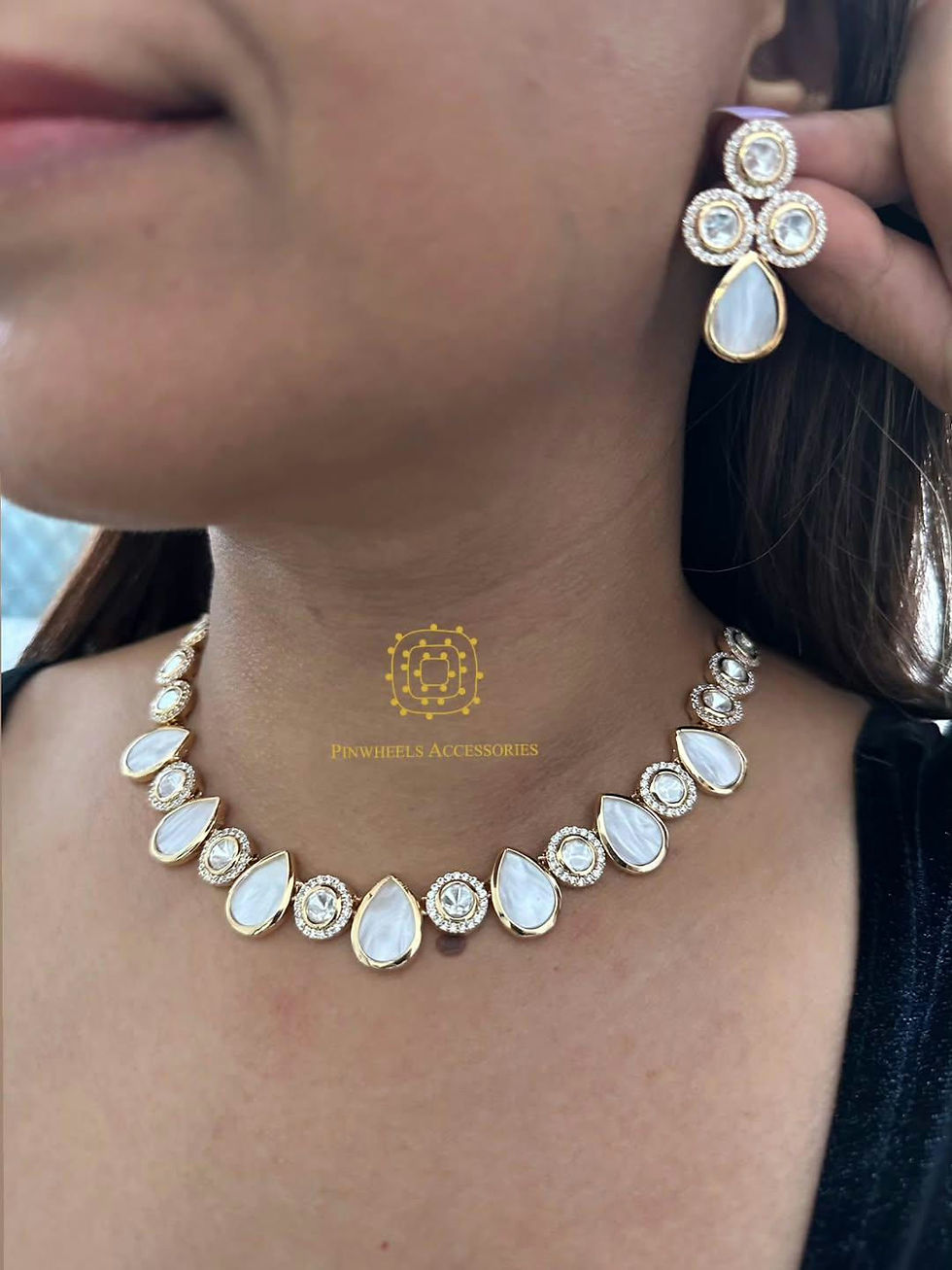 Thumbnail: MOP KUNDAN CZ NECKLACE 