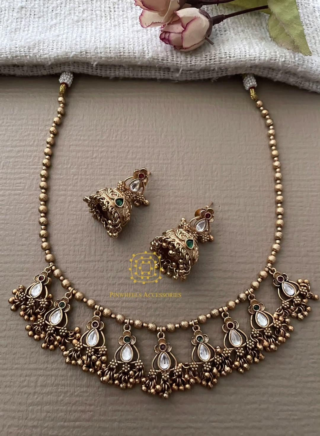 SIMPLE ANTIQUE NECKLACE