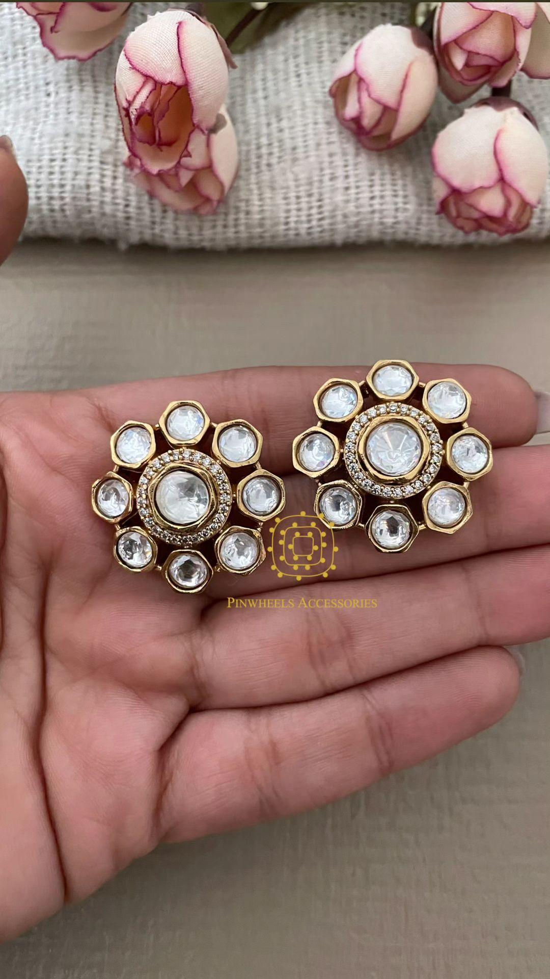 POLKI FLOWERY STUDS