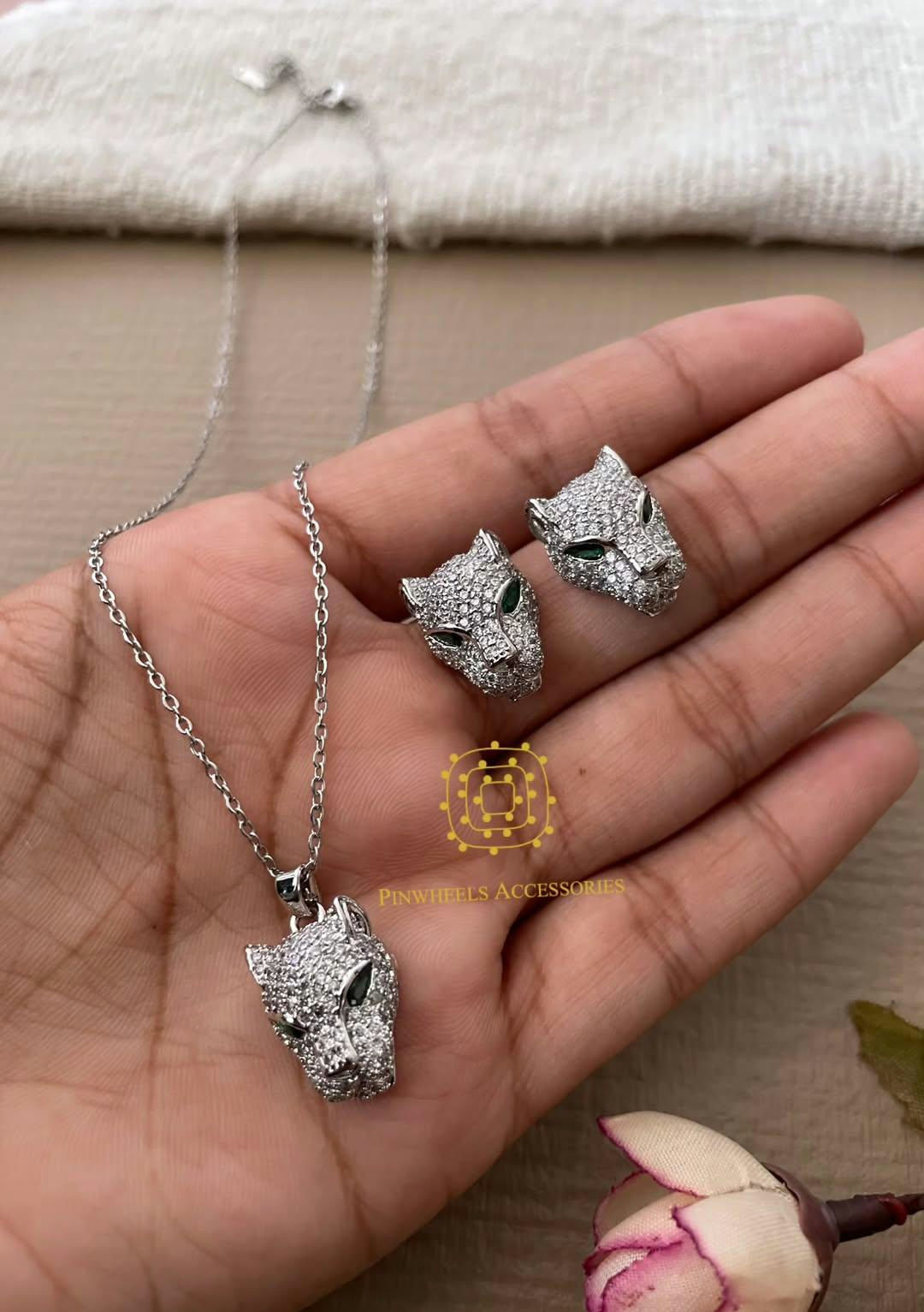 DIAMONDY PENDANT SET