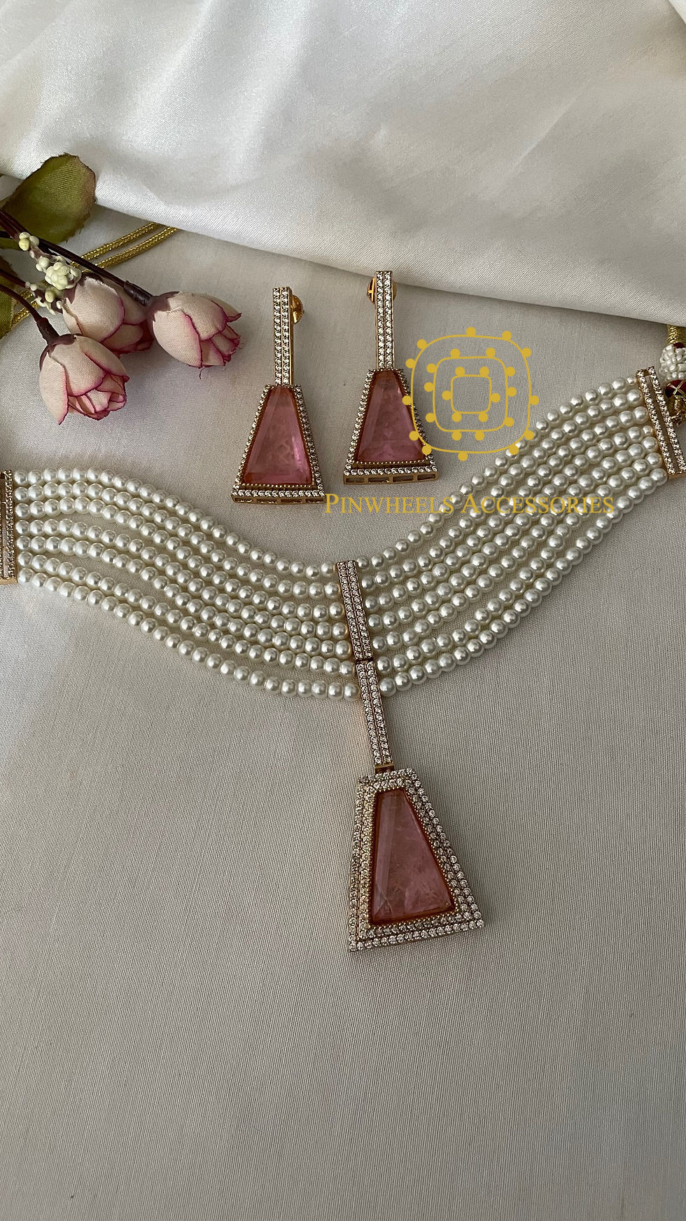 Thumbnail: Classic Doublet Stone Pearl Choker 