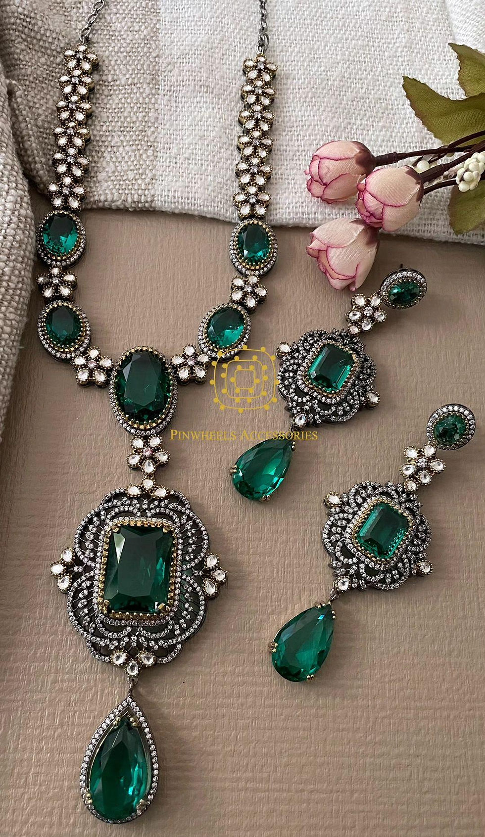 Thumbnail: DOUBLET STONE NECKLACE 