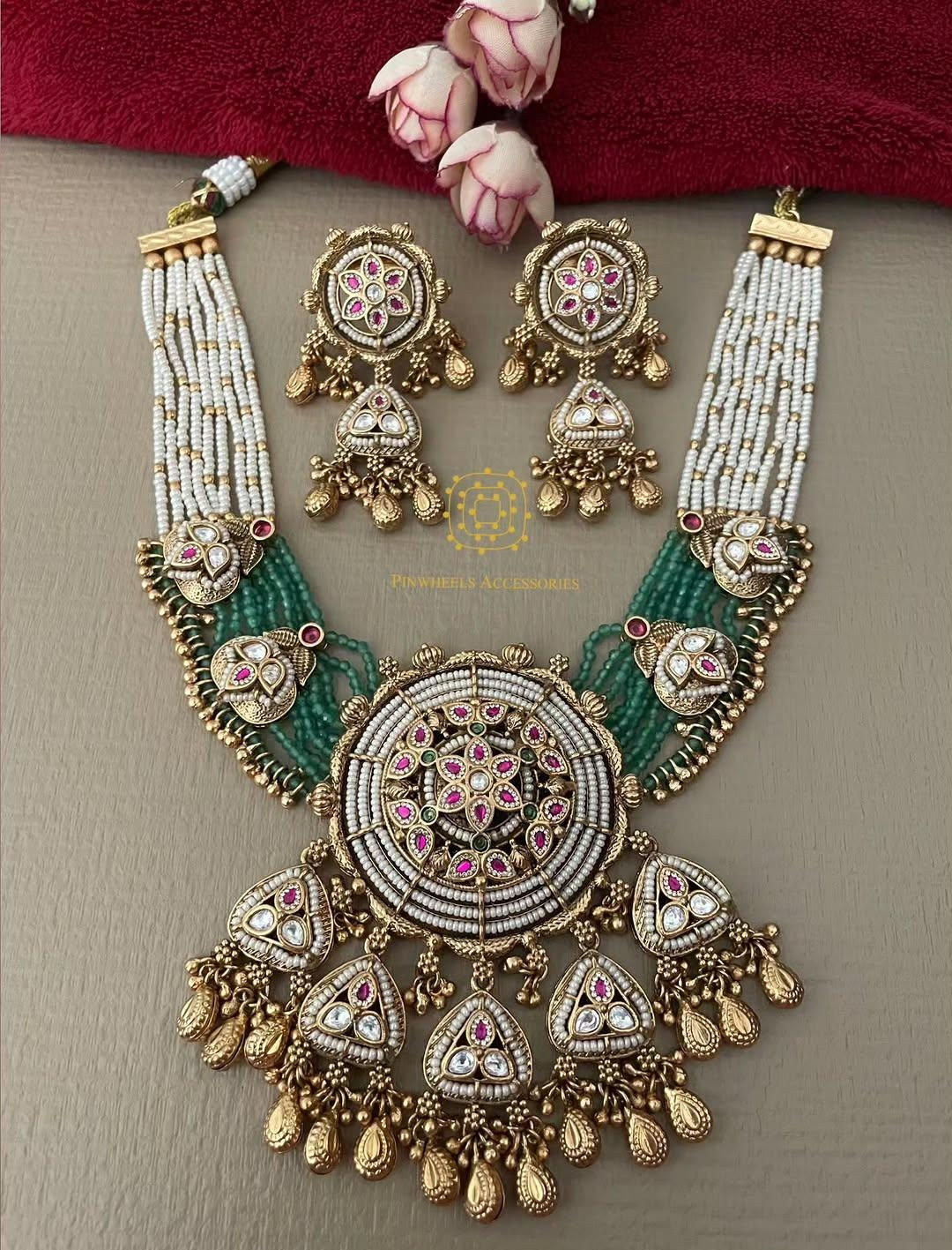 TRADITIONAL BOLD HANDCRAFTED EMERALD BEAD NECKLACE 