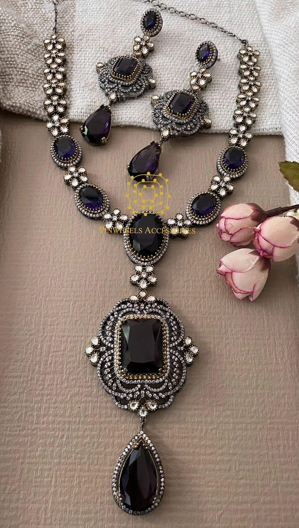 Thumbnail: DOUBLET STONE NECKLACE 