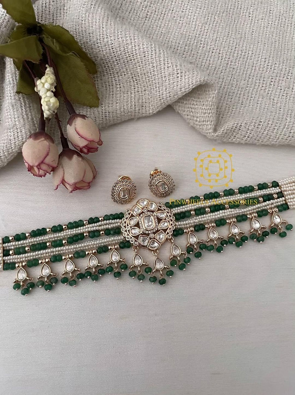 Thumbnail: KUNDAN DANGLING BEADED CHOKER