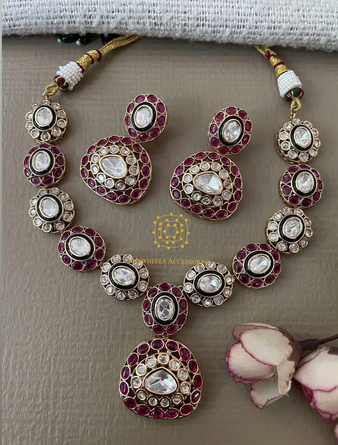 EPOXY SETTING SIMPLE NECKLACE 