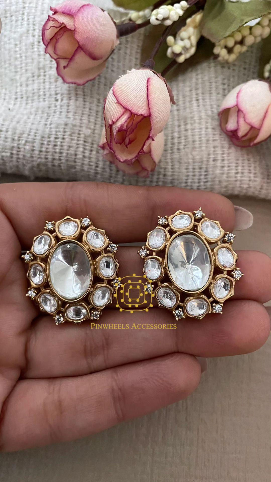 POLKI OVAL SHAPED FLOWERY STUDS