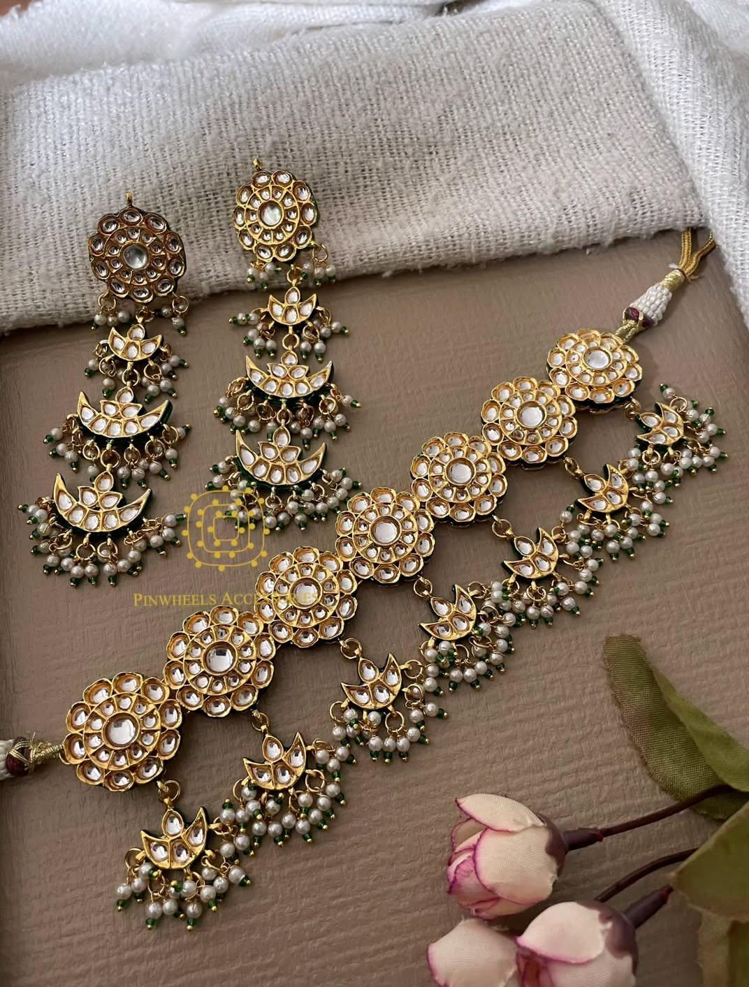 KUNDAN FLOWERY CHOKER