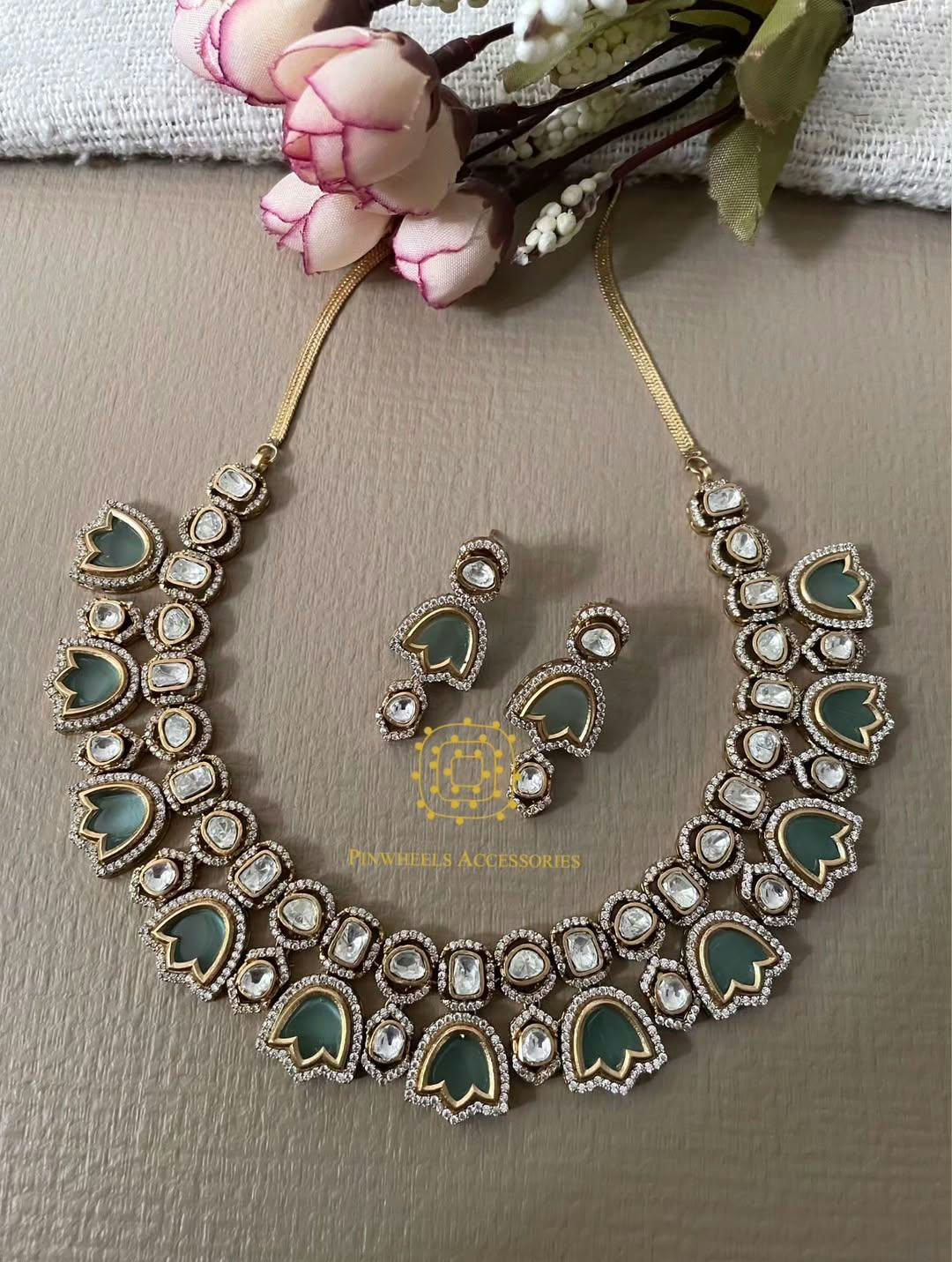 MOISSANITE COLOURED STONE NECKLACE 