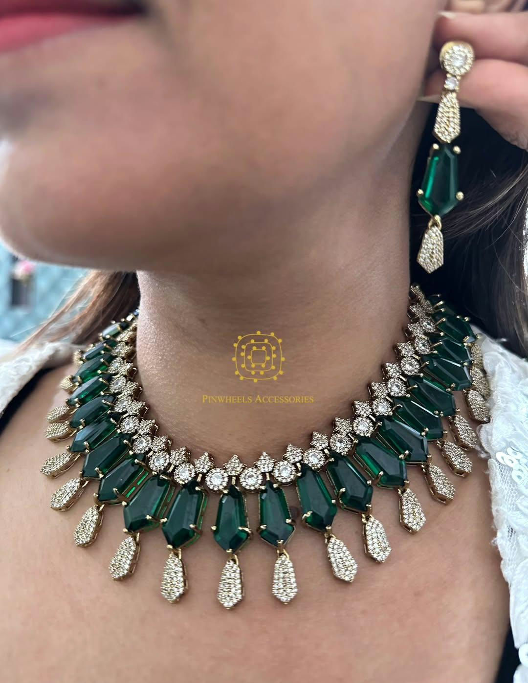 DOUBLET STONE NECKLACE 