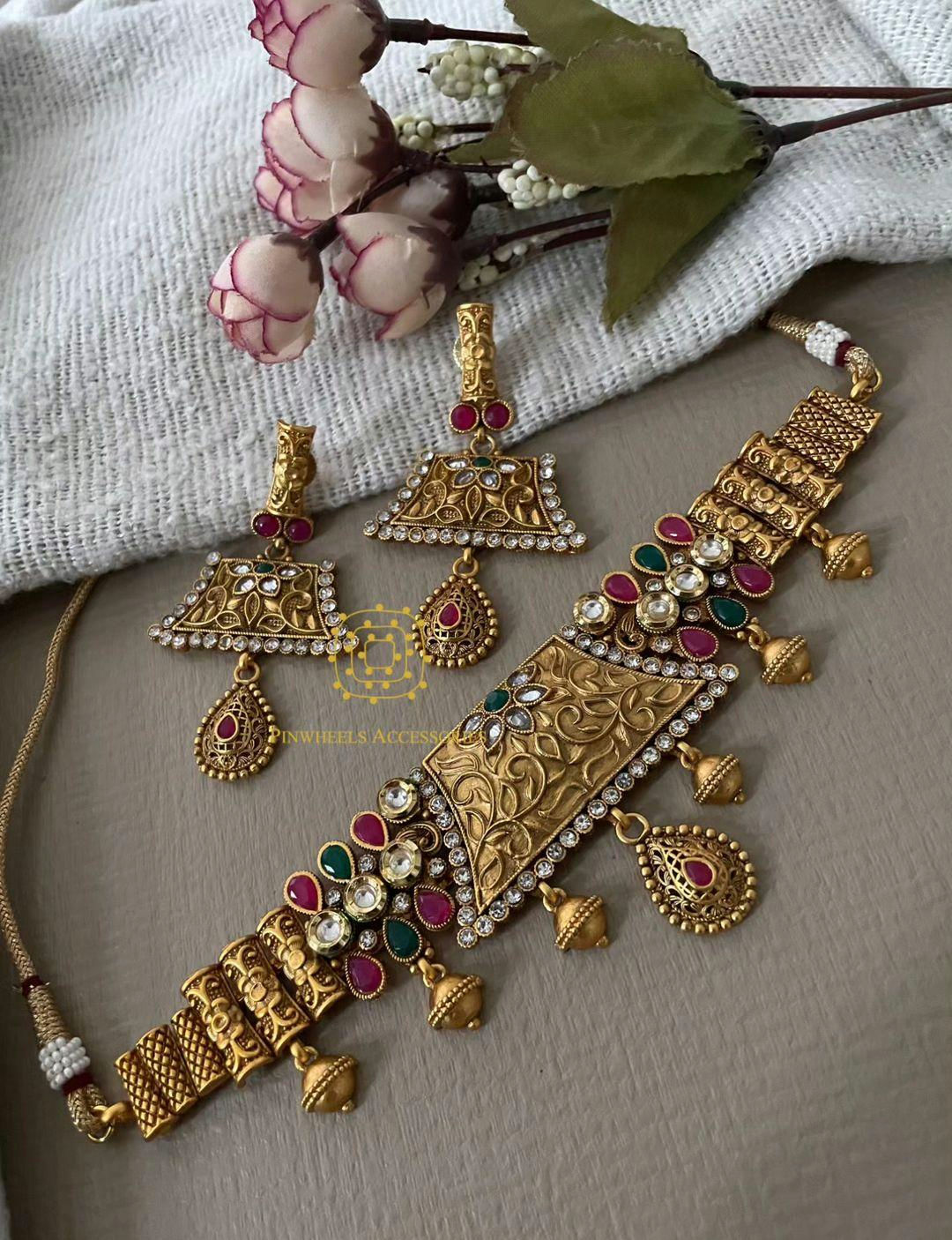 HANDCRAFTED GOLDEN CHOKER