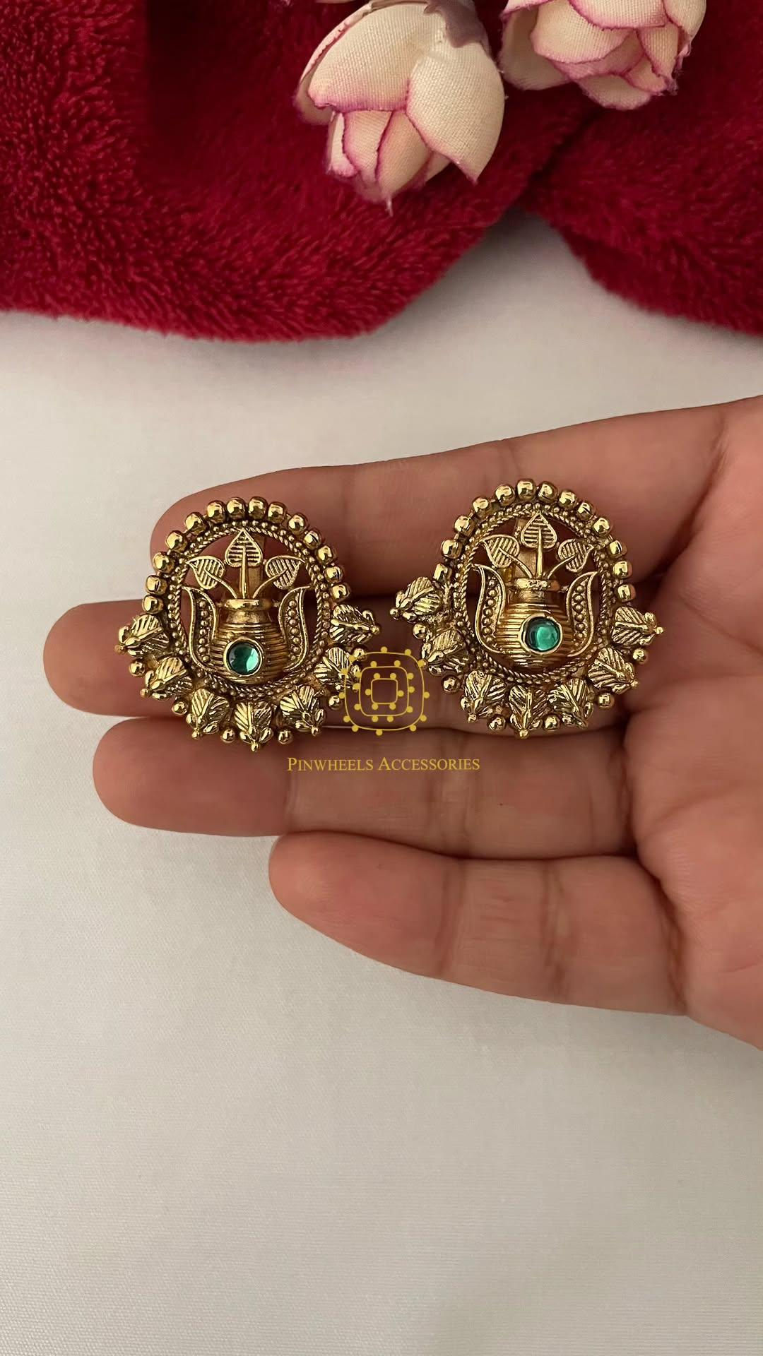 KALASH ANTIQUE POLISH TRADITIONAL STUDS