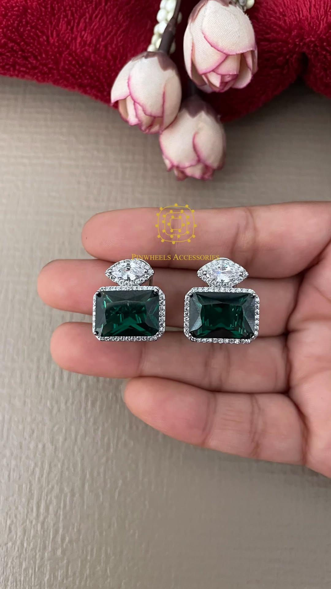 DIAMONDY DOUBLET STONE STUDS