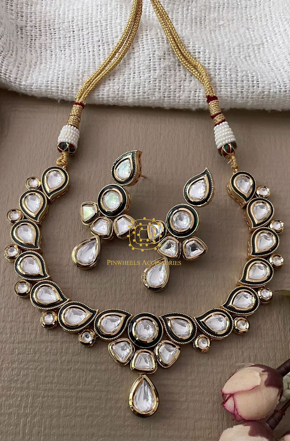 Thumbnail: KUNDAN NECKLACE 