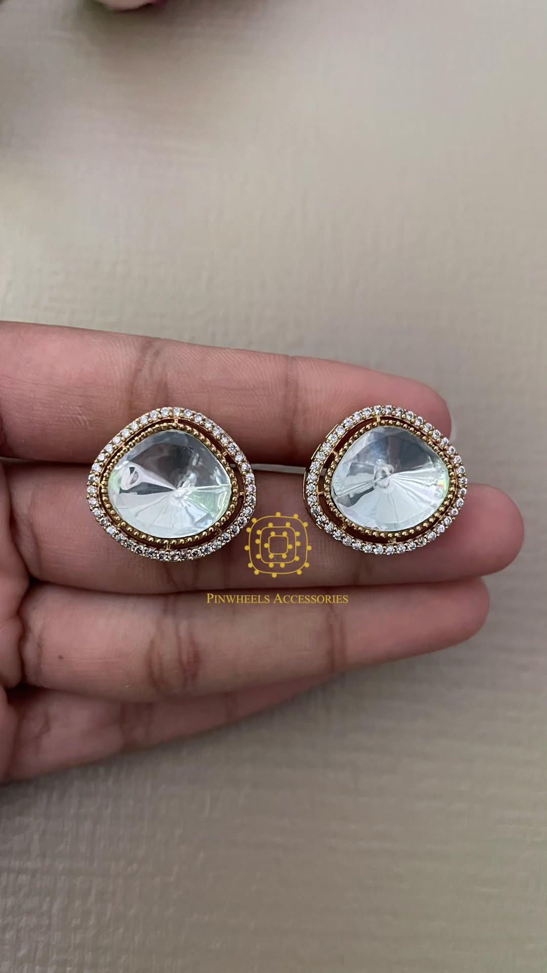 ANTIQUE POLKI STUDS