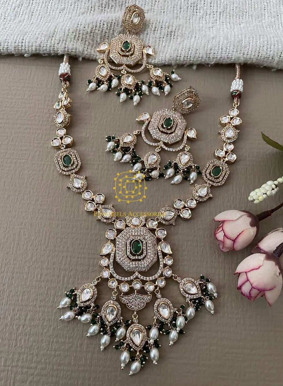 Thumbnail: GOLDEN UNCUT POLKI NECKLACE 
