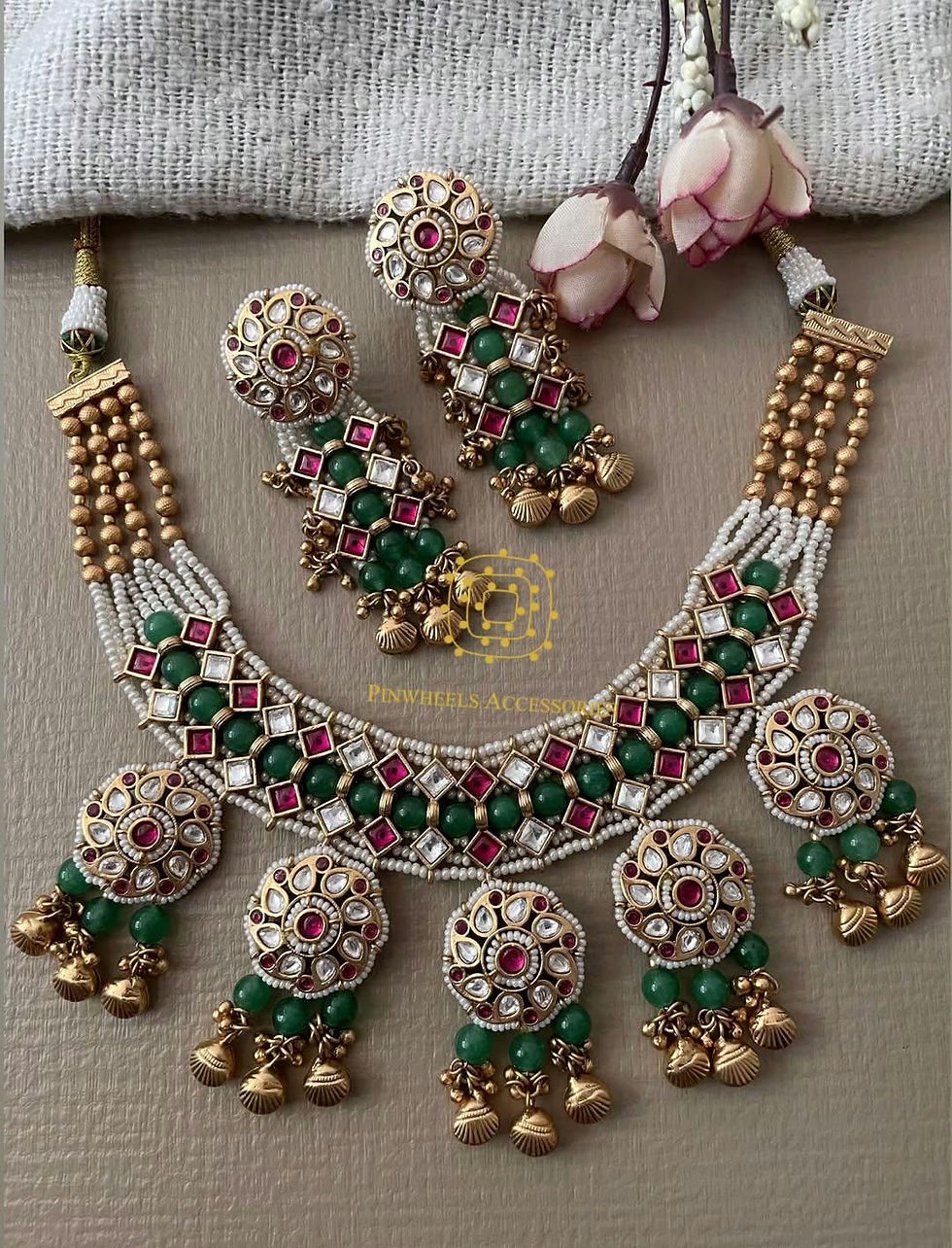 Thumbnail: TRADITIONAL GREEN WHITE NECKLACE 