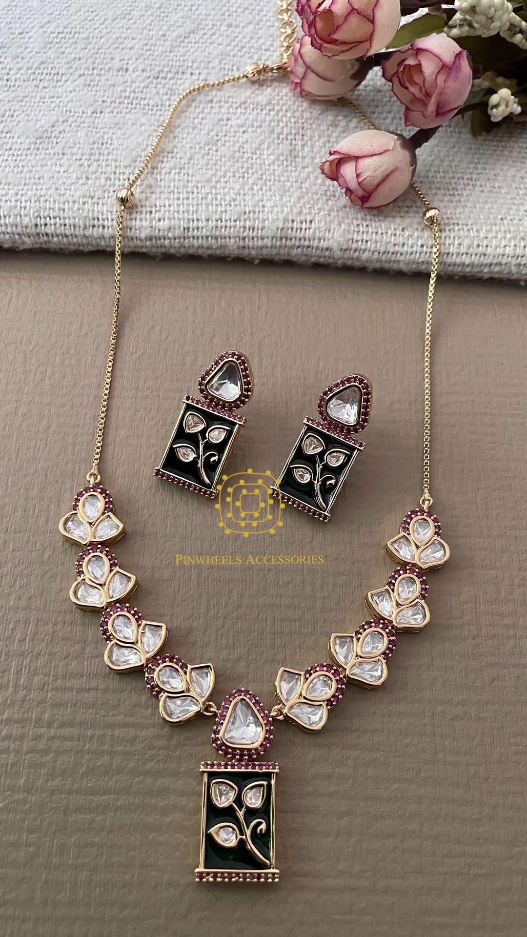 HOLDALI POLKI NECKLACE