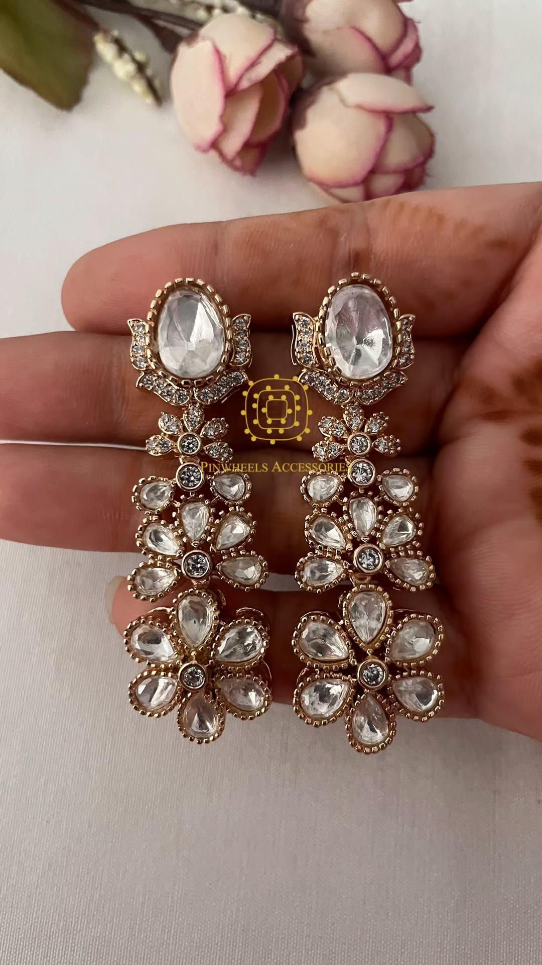FLOWERY COLOURED STONE EARRINGS 