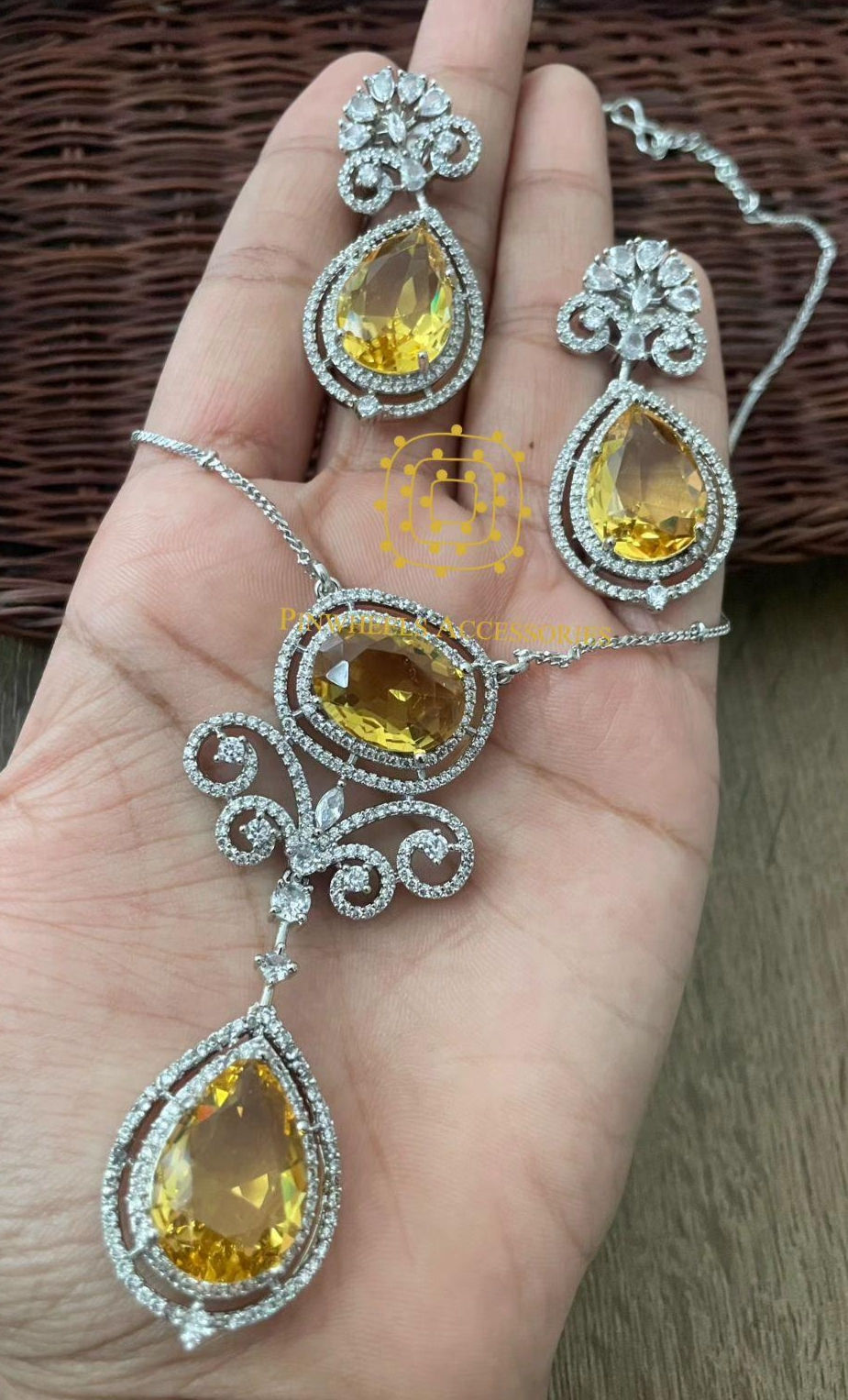 Thumbnail: DOUBLET STONE SIMPLE NECKLACE 