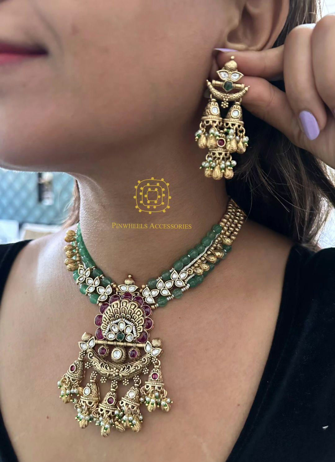 ANTIQUE GOLD TRADITIONAL CHOKER 