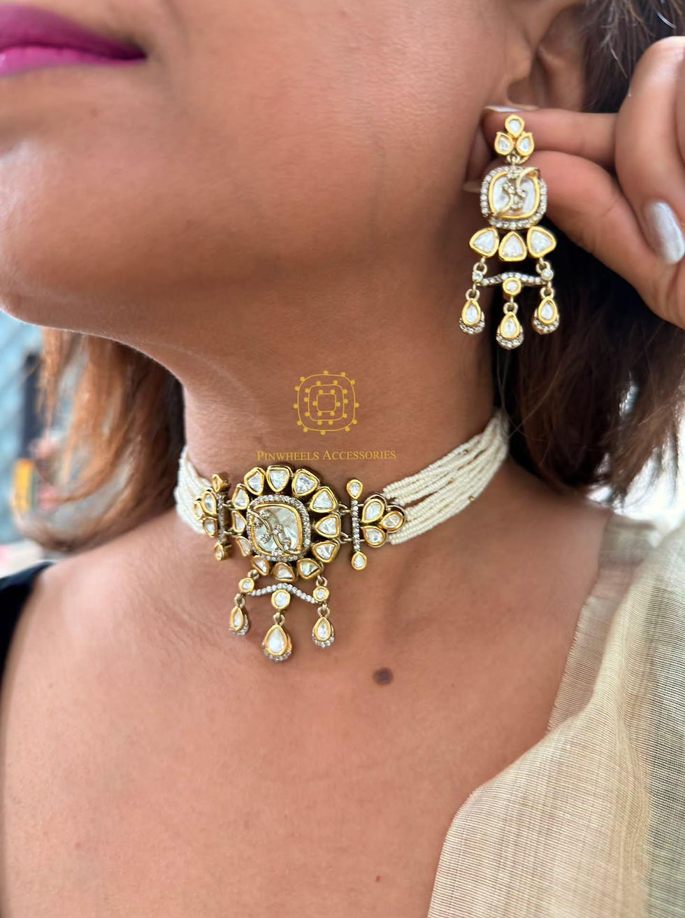 Thumbnail: VICTORIAN POLISH COLOURED STONE POLKI BEADED CHOKER