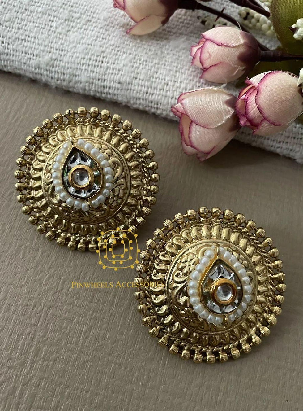 Thumbnail: ROUND GOLD OVERSIZED STUDS