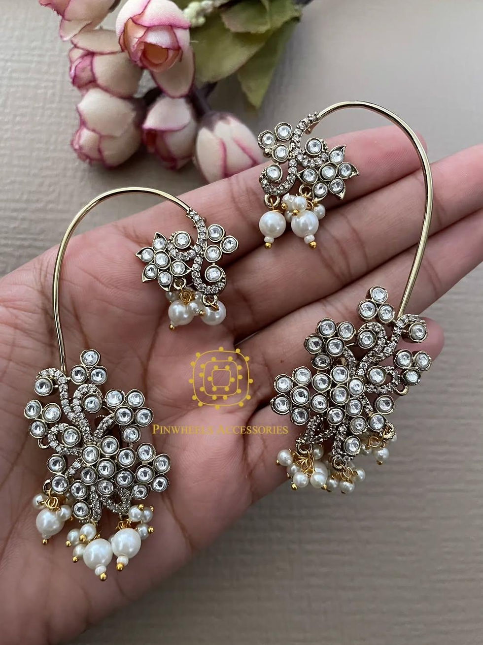Thumbnail: FLOWERY EARCUFF EARRINGS 