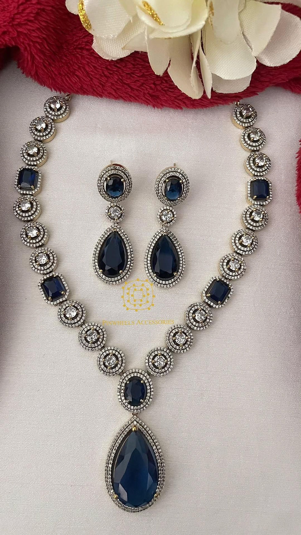 Thumbnail: VICTORIAN POLISH DOUBLET STONE NECKLACE