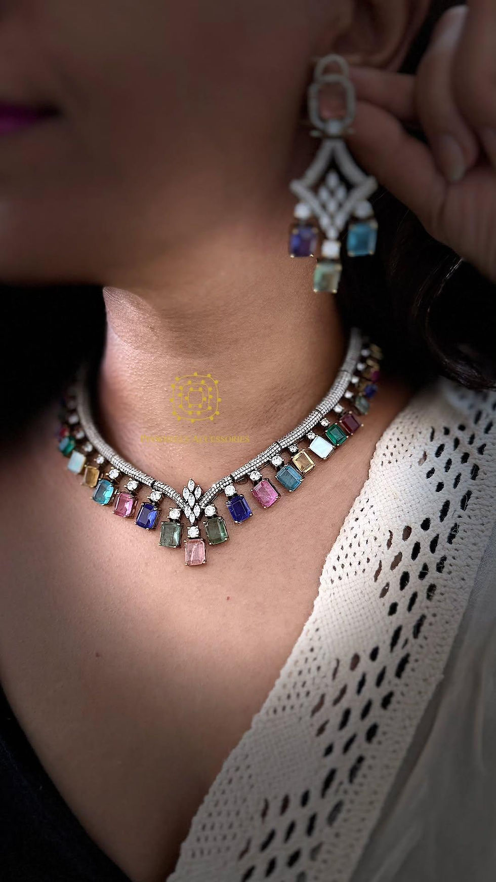 Thumbnail: MULTICOLOURED DIAMONDY STIFF HASLI NECKLACE 