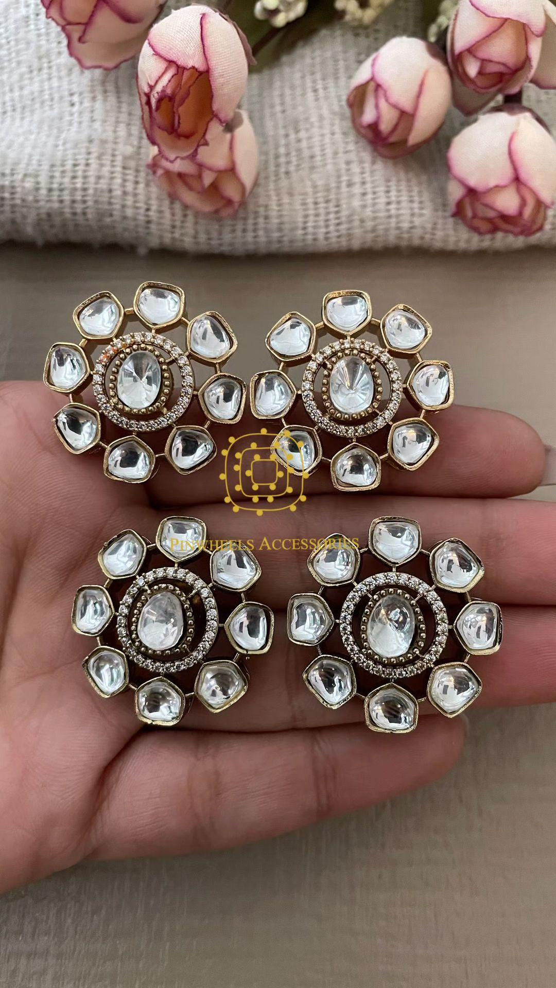 POLKI FLOWERY STUDS