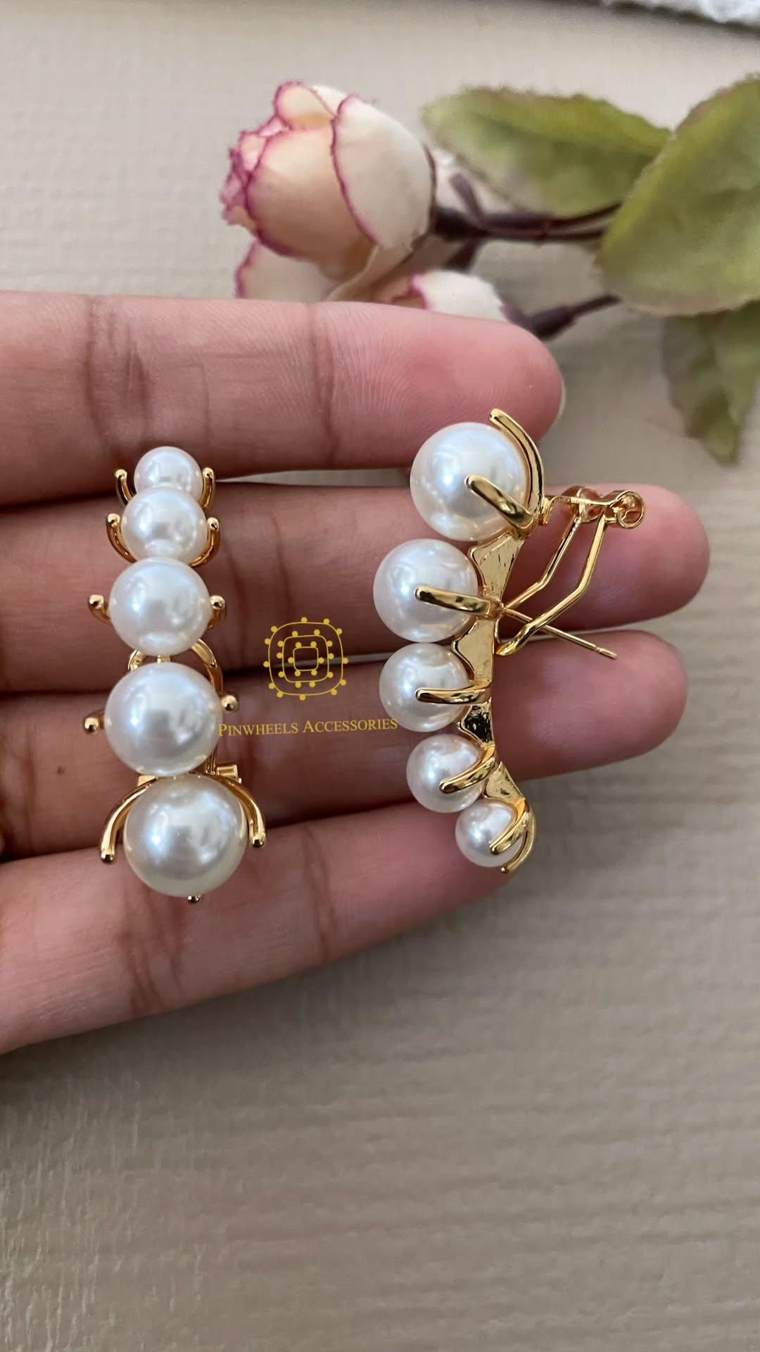PEARL EARRING