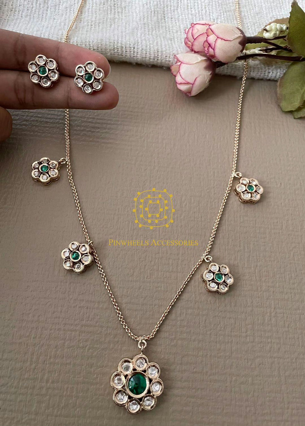 Thumbnail: SIMPLE FLOWERY PENDANT CHAIN