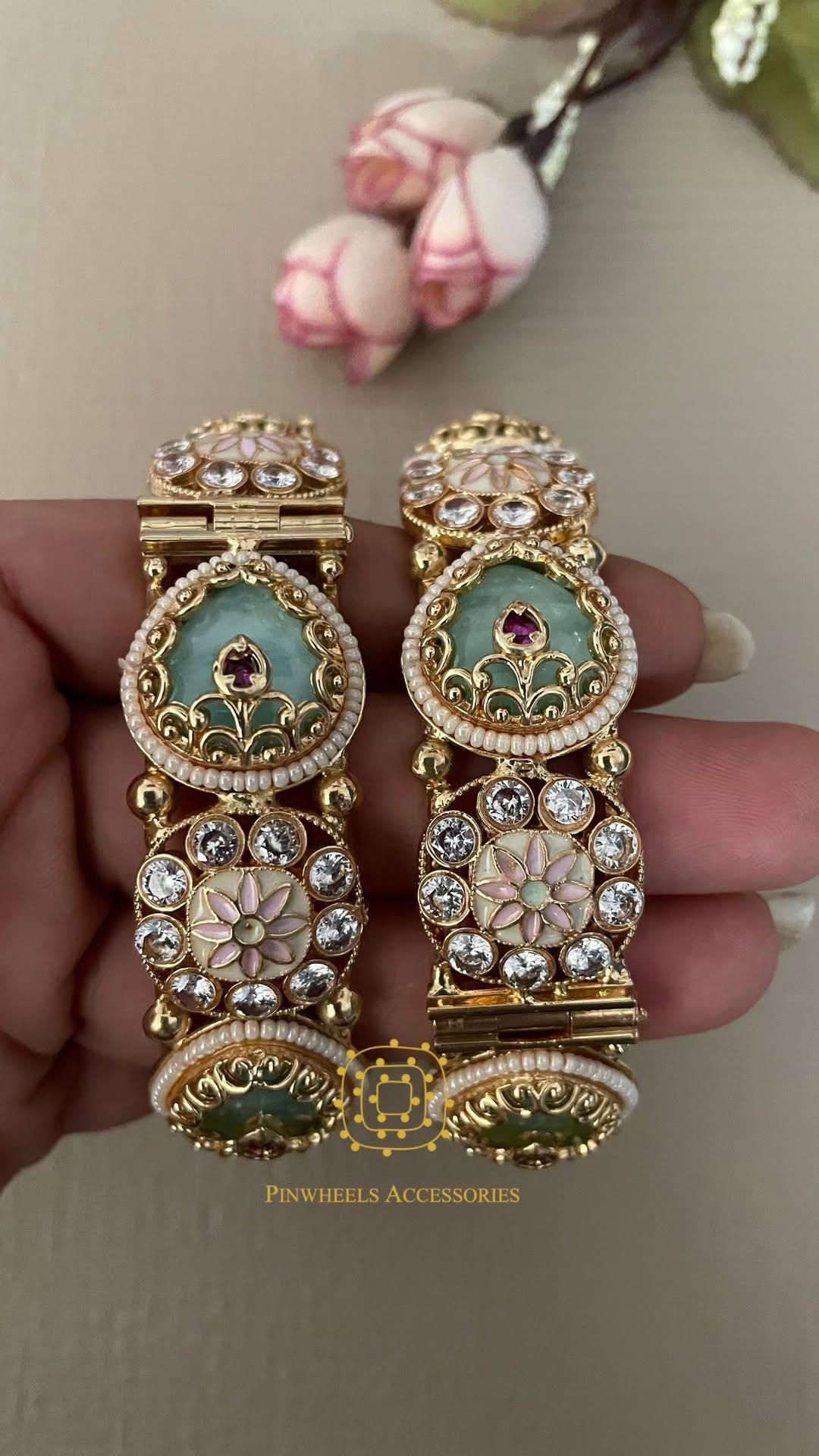 TRADITIONAL KADA PAIR