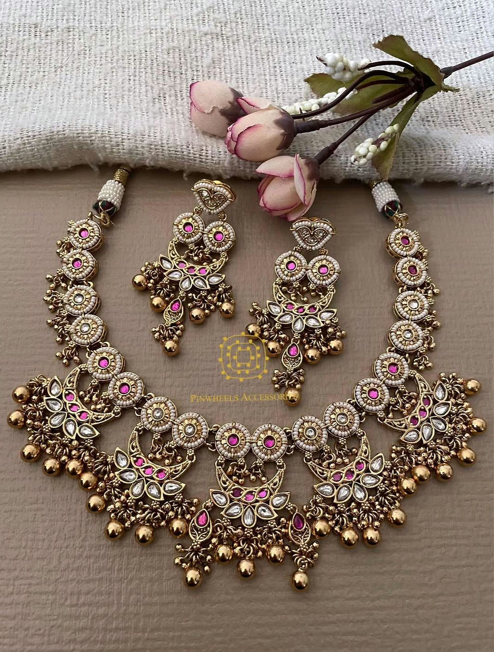Thumbnail: ANTIQUE PEARL NECKLACE 